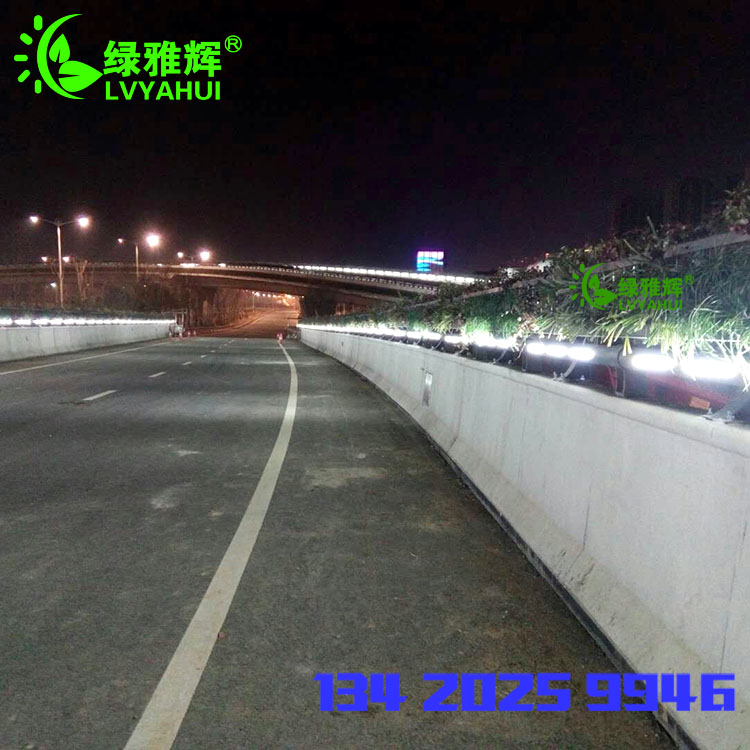 苏州市匝道安装3千多条护栏灯